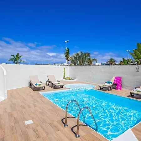 Playa Blanca Sleeps 6 Pool Air Con Wifi Willa *
