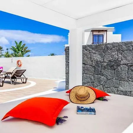 Playa Blanca Sleeps 6 Pool Air Con Wifi Willa *